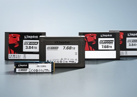 Ảnh chụp nhóm các dòng sản phẩm ổ SSD trung tâm dữ liệu của Kingston